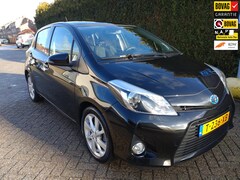 Toyota Yaris - 1.5 Full Hybrid Dynamic | Navigatie | LM-velgen | Panoramadak