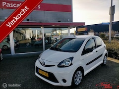 Toyota Aygo - 1.0 VVT-i Now airco nap 2e eigenaar