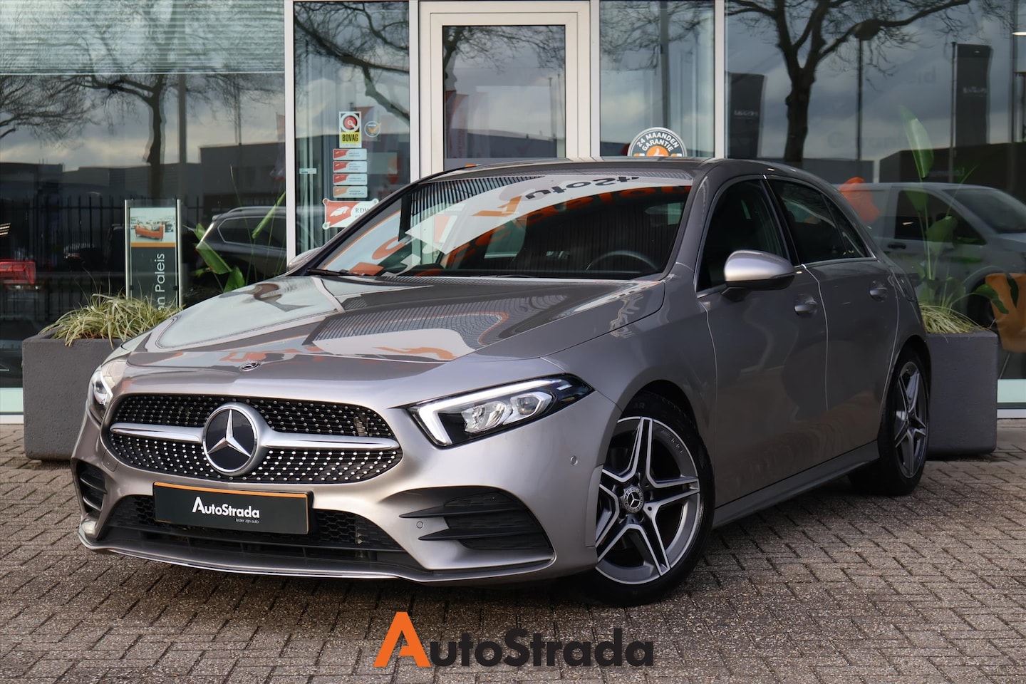 Mercedes-Benz A-klasse - A 180 AMG-Line 136pk 7G-DCT | Camera | Cruise | Climate | Navi | LED | Stoelverwarming - AutoWereld.nl