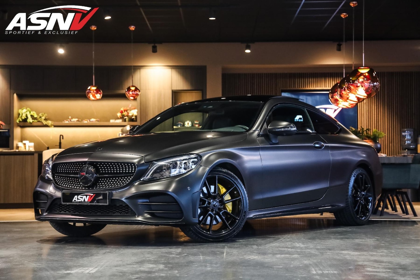 Mercedes-Benz C-klasse Coupé - 300 Premium +, 258 PK, AMG/In/Exterieur, Pano/Dak, 360/View, Carbon, Wrap/Matt/BLACK, Burm - AutoWereld.nl