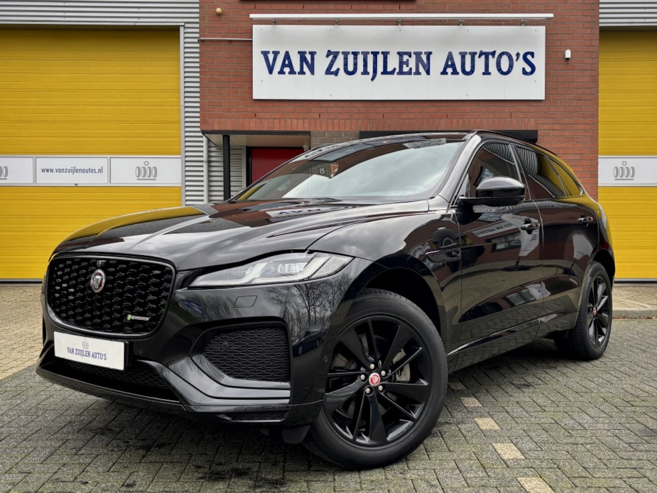 Jaguar F-Pace - P400e AWD R-Dynamic S Black Pack Pano 20" Memory Keyless - AutoWereld.nl