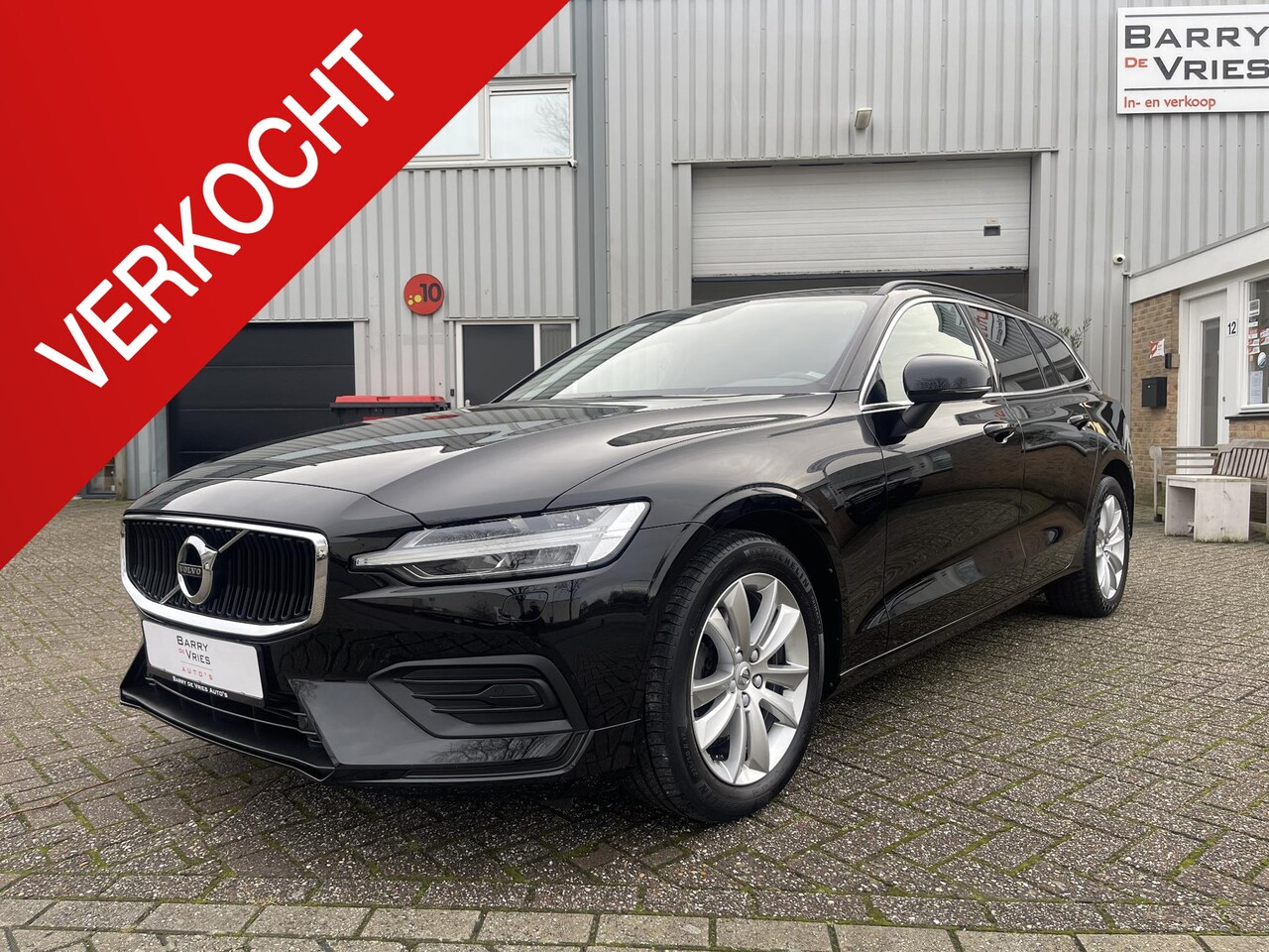 Volvo V60 - 2.0 B4 Momentum Business | Apple Carplay | Adaptive Cruise Control | Stoelverwarming | Dea - AutoWereld.nl