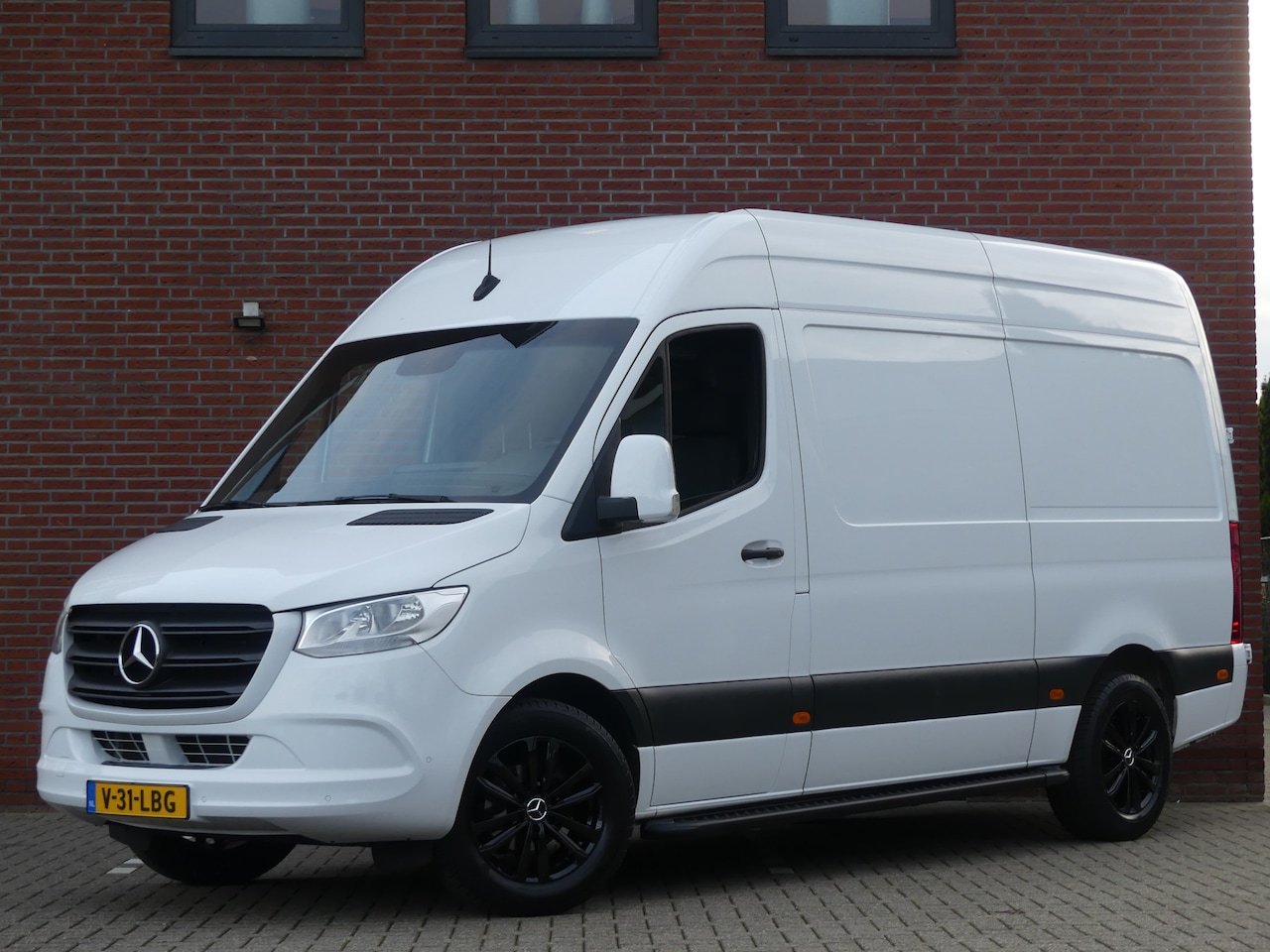 Mercedes-Benz Sprinter - 317 CDI L2H2 3500KG Trekgewicht Camera/Airco/PDC - AutoWereld.nl