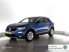 Volkswagen T-Roc - 1.5 TSI Sport trekhaak|1/2leer|pdc|nav|acc|lmv17