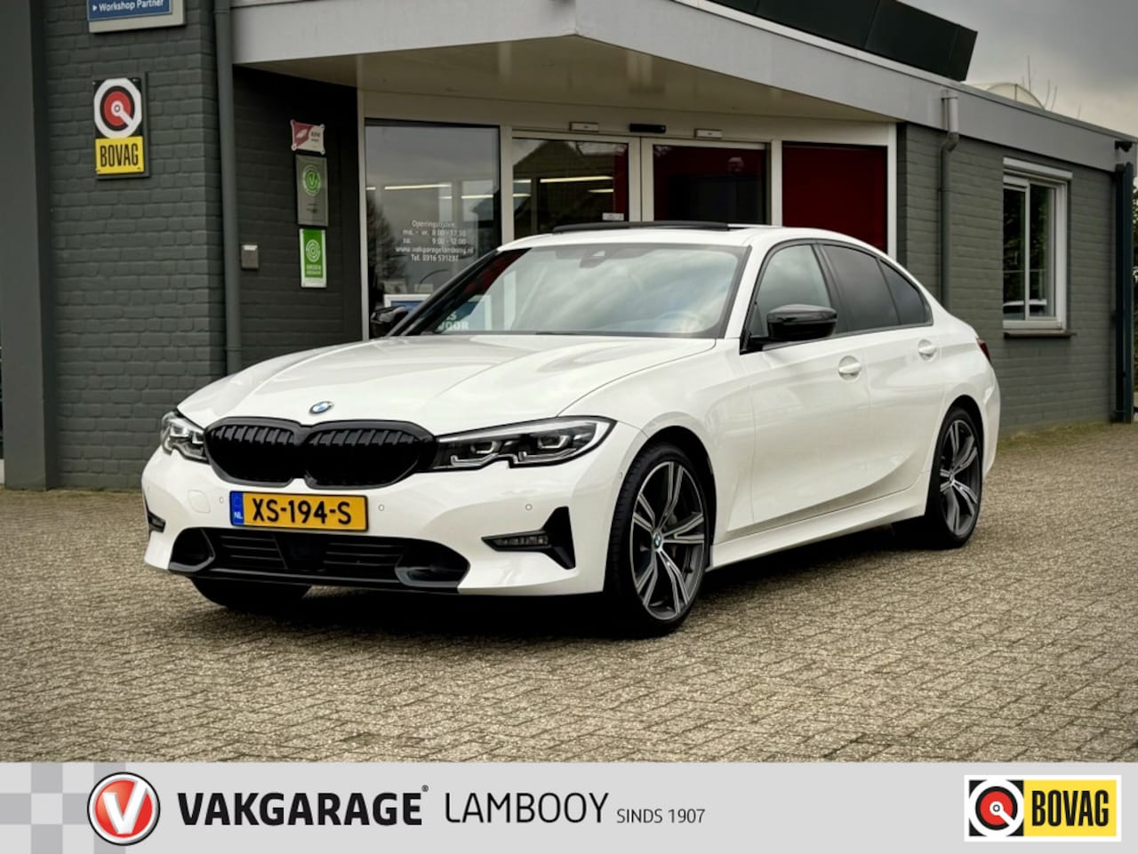 BMW 3-serie - 330i 258PK High Executive Edition Pano Leder Trekhaak Camera 19’ - AutoWereld.nl