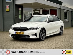 BMW 3-serie - 330i 258PK High Executive Edition Pano Leder Trekhaak Camera 19’