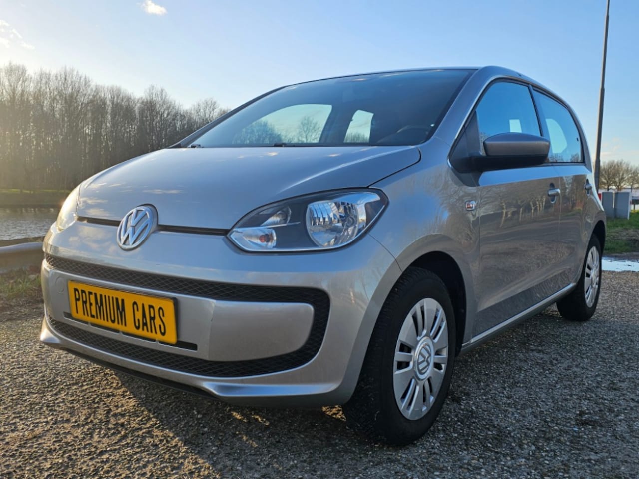 Volkswagen Up! - 1.0 high up! BlueMotion Airco / Electrische ramen / Banden spanning check - AutoWereld.nl