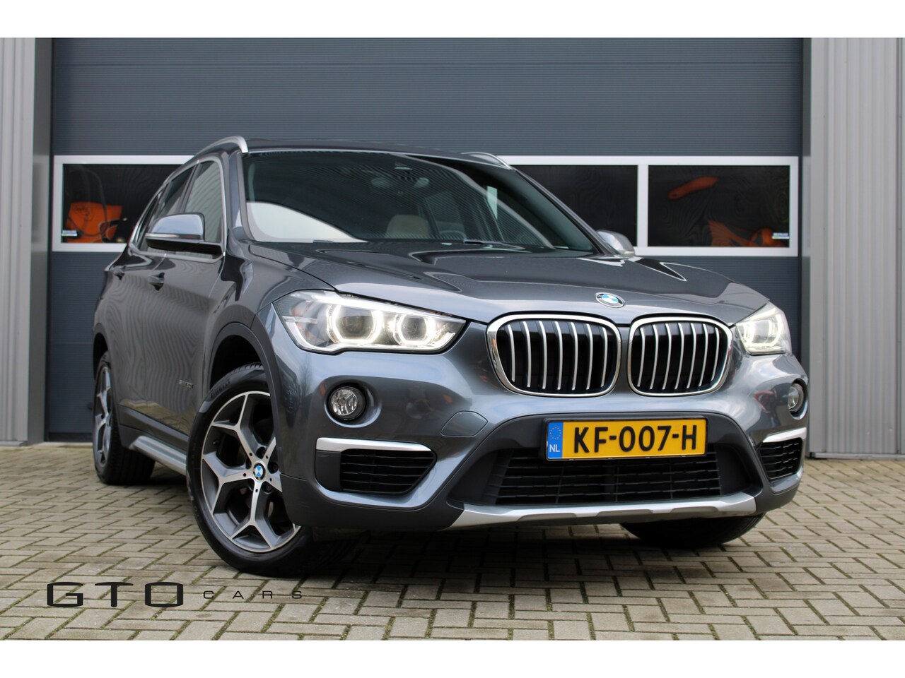 BMW X1 - sDrive20i X-Line Keyless / Panoramadak / Leder / HUD / Navi Prof / Trekhaak - AutoWereld.nl