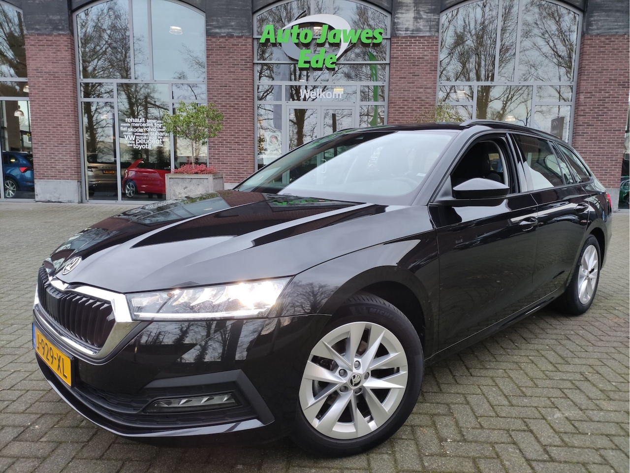 Skoda Octavia Combi - 1.0 TSI Business Edition Afn.trekhaak - Adaptieve Cr.control - 17Inch LMV - Stuurwielverwa - AutoWereld.nl