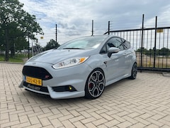 Ford Fiesta - 1.6 ST2 Fiesta - 1.6 ST200