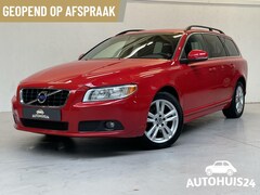 Volvo V70 - 2.0 D3 Momentum AUTOMAAT 5-Cilinder LEDER TREKHAAK