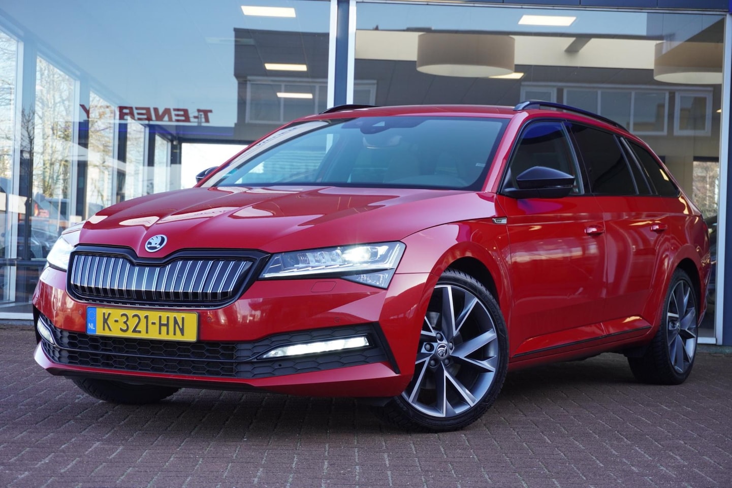 Skoda Superb Combi - 1.4 TSI iV Sportline Business| Automaat | Virt. Cockpit | Trekhaak | Vol opties | Camera | - AutoWereld.nl