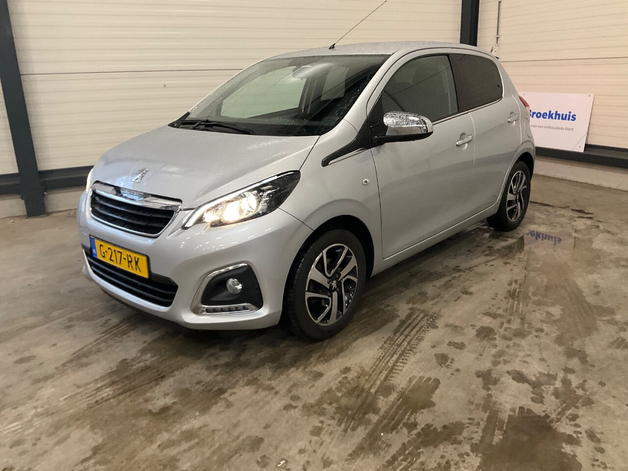 Peugeot 108 - 1.0 e-VTi Allure Peugeot 108 1.0 e-VTi Allure Handmatig | achteruitrijcamera | chroom dele - AutoWereld.nl