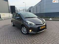 Toyota Yaris - 1.5 Full Hybrid Aspiration AUTOMAAT CAMERA