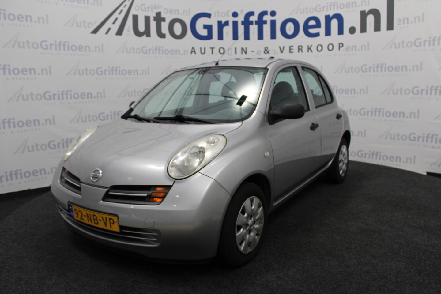 Nissan Micra - 1.2 Visia nette 5-deurs met airco - AutoWereld.nl