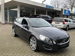 Volvo V60 - 3.0 T6 AWD Summum Driver Support HEICO + POLESTAR