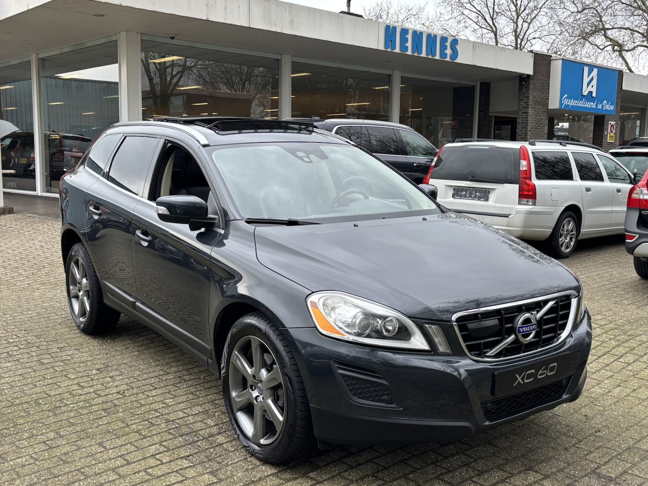 Volvo XC60 - 3.0 T6 AWD Summum Driver Support RSE Pano Keyless Premium Sound - AutoWereld.nl