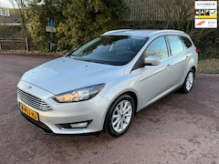 Ford Focus Wagon - 1.0 Titanium / Navi / Airco / stoelverwarming / pdc / Trekhaak