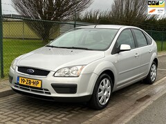 Ford Focus - 1.6-16V Trend