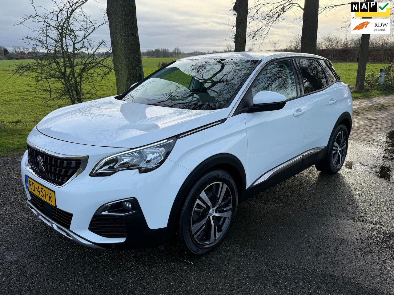 Peugeot 3008 - 1.2 PureTech Allure / Navi / Leder / led / NAP / Camera / Trekhaak - AutoWereld.nl