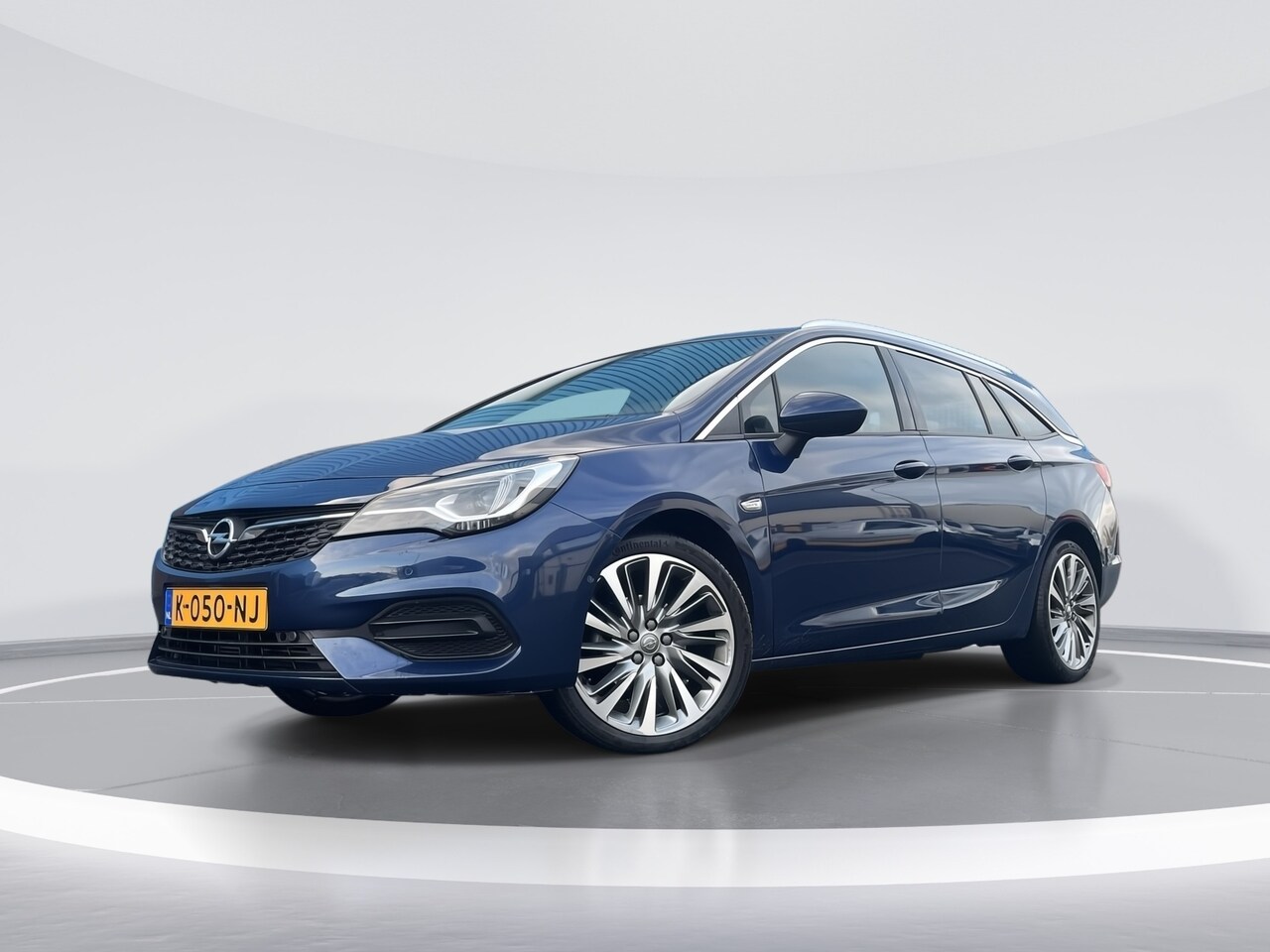 Opel Astra Sports Tourer - 1.2 Elegance | BTW-AUTO | 1 EIGENAAR | RIJK UITGERUST! - AutoWereld.nl