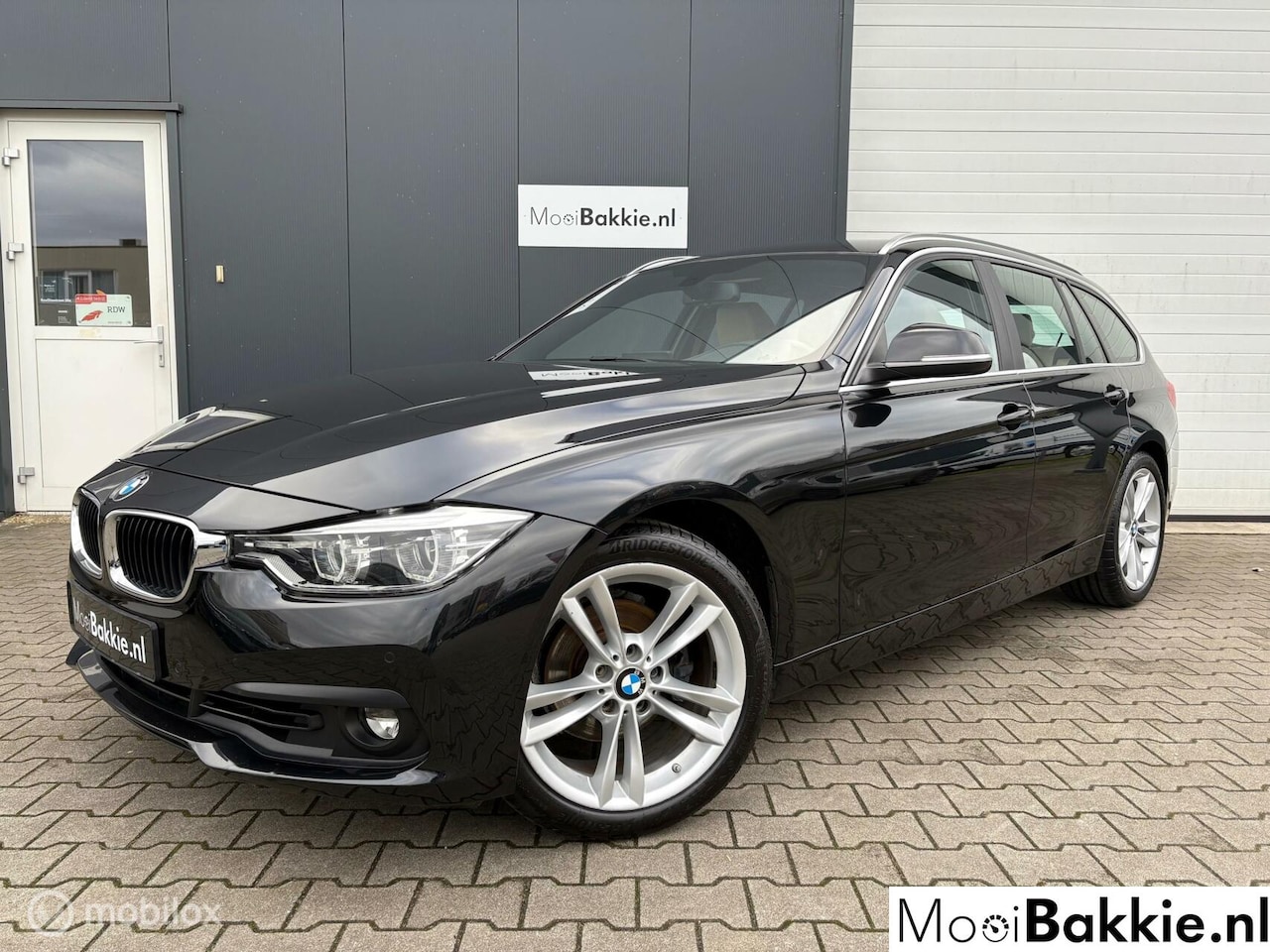 BMW 3-serie Touring - 318i Edition Sport Line Shadow High Executive - AutoWereld.nl