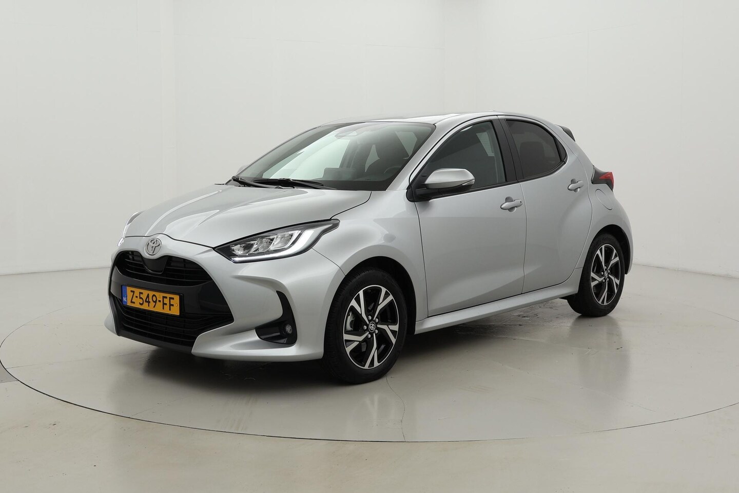 Toyota Yaris - 1.5 Hybrid 115 First Edition | Navigatie - AutoWereld.nl