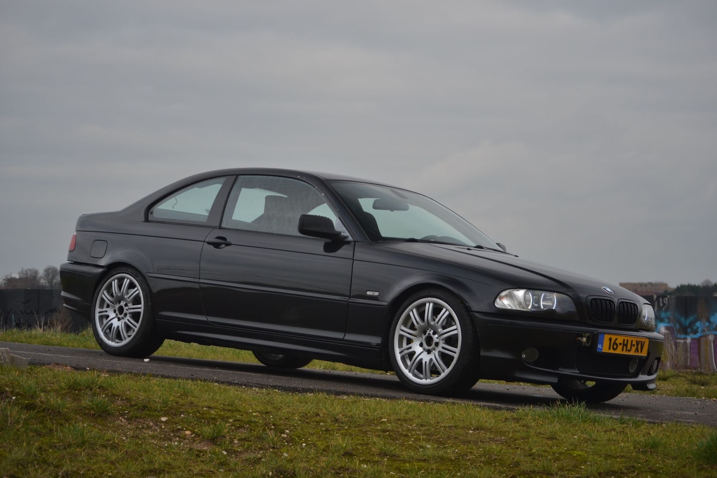 BMW 3-serie Coupé - 325Ci Executive Bij deze verkoop ik mijn bmw e46 325ci handbak. Ik heb de auto vanaf 2020 en het beestje h - AutoWereld.nl