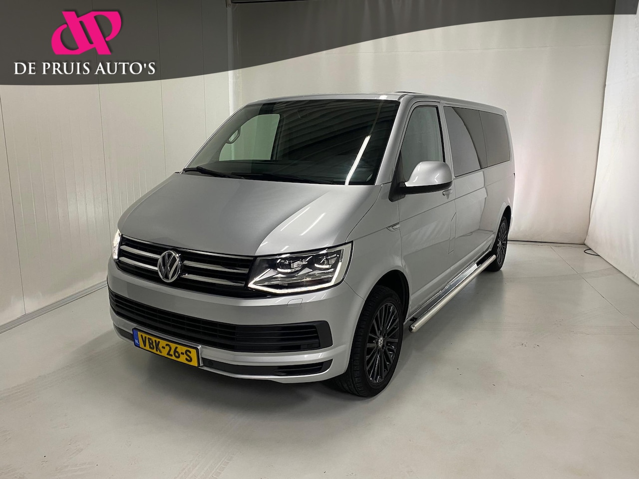 Volkswagen Transporter Caravelle - 2.0 TDI L2H1 DC Caravelle Leer Camera Trekhaak sidebars - AutoWereld.nl