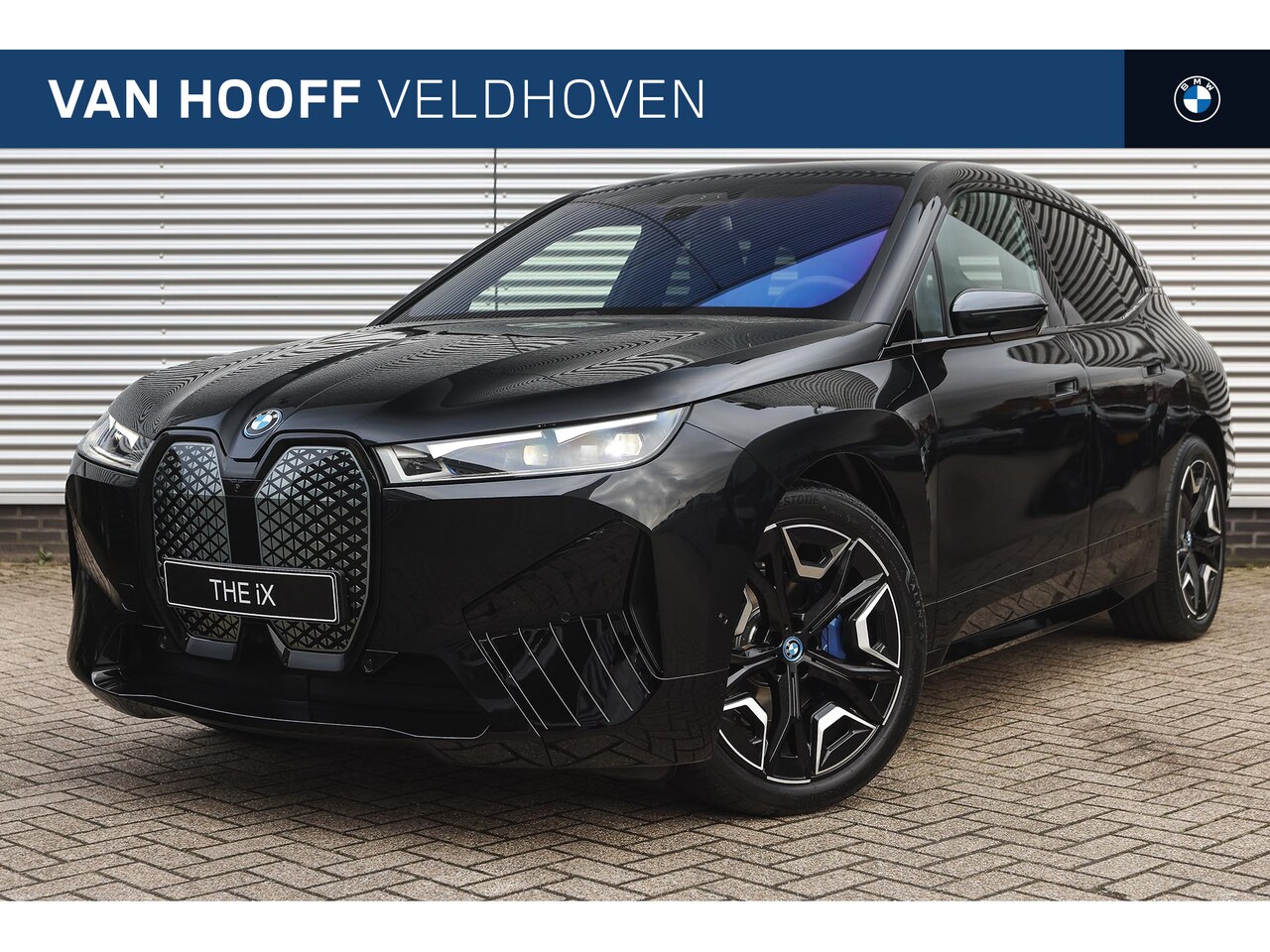 BMW iX - xDrive50 High Executive Sport / Panoramadak Sky Lounge / Trekhaak / Laserlight / Bowers & - AutoWereld.nl