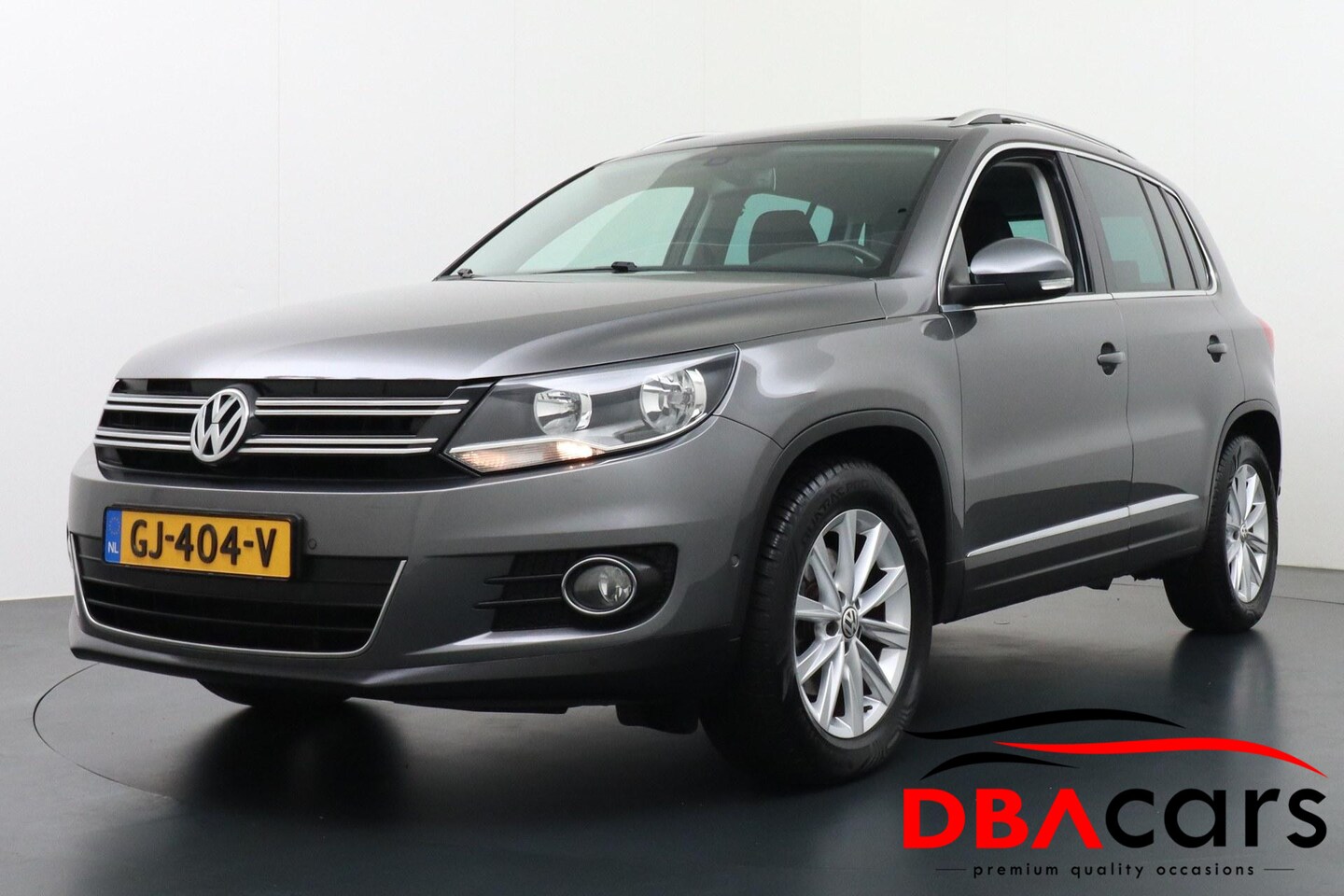 Volkswagen Tiguan - 1.4 TSI Sport&Style Autom. DSG panorama, trekhaak, camera NAP - AutoWereld.nl