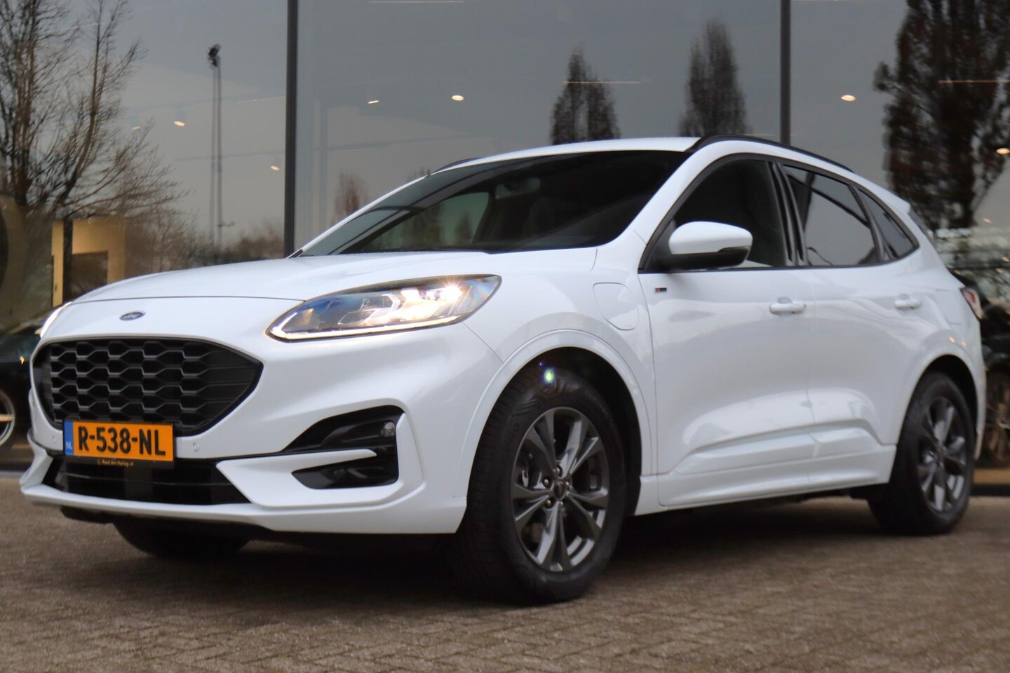 Ford Kuga - 2.5 PHEV AUT. ST-LINE | B&O | ELEK. TREKHAAK | WINTERPACK | CARPLAY | KEY-LESS - AutoWereld.nl