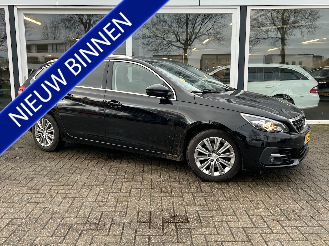 Peugeot 308 SW - 1.5 BlueHDi Blue Lease Premium 50% deal 6.475,- ACTIE Pano / Camera / Carplay / Clima / Cr - AutoWereld.nl