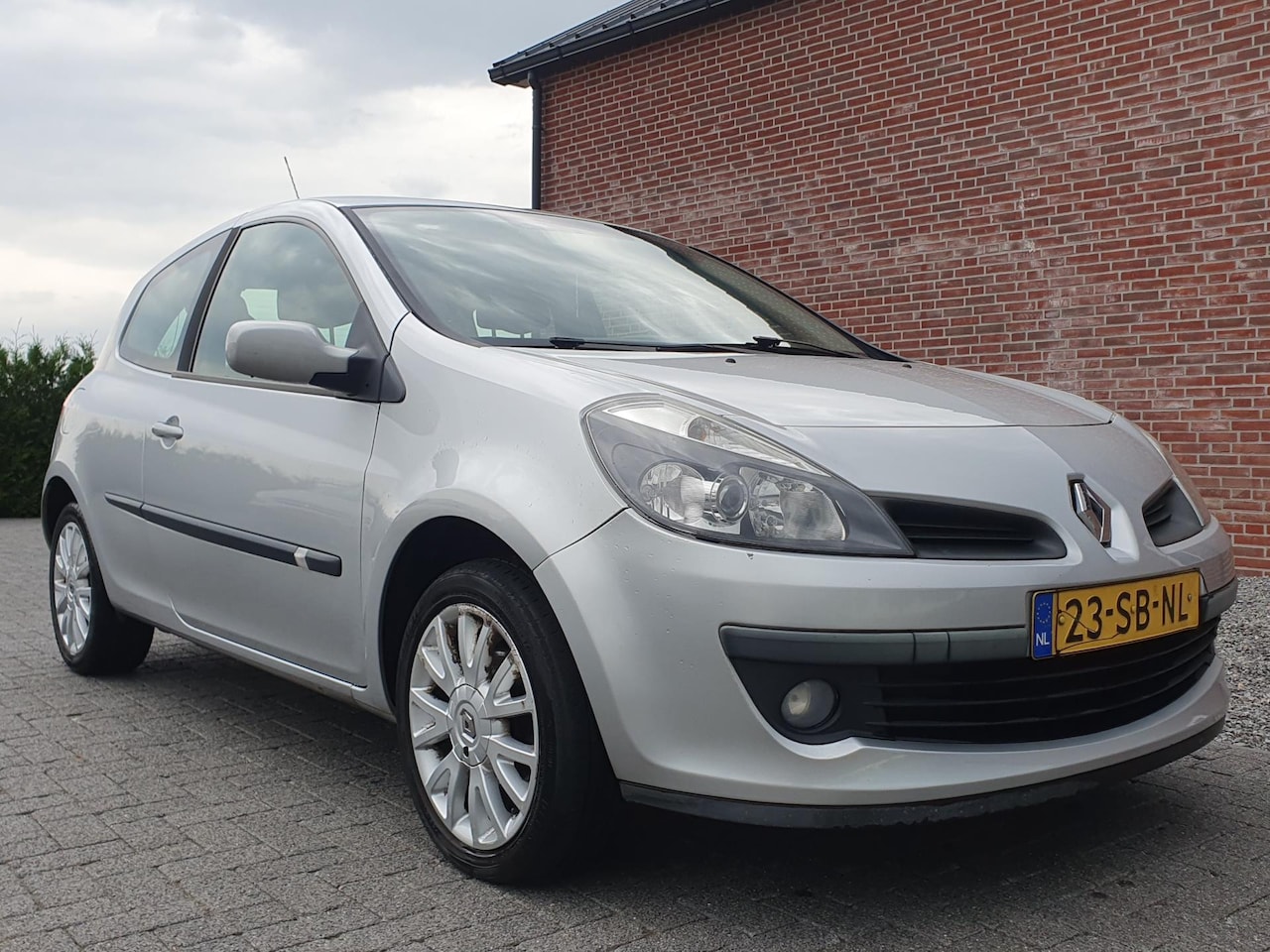 Renault Clio - 1.6-16V Dynamique Luxe 1.6-16V Dynamique Luxe - AutoWereld.nl