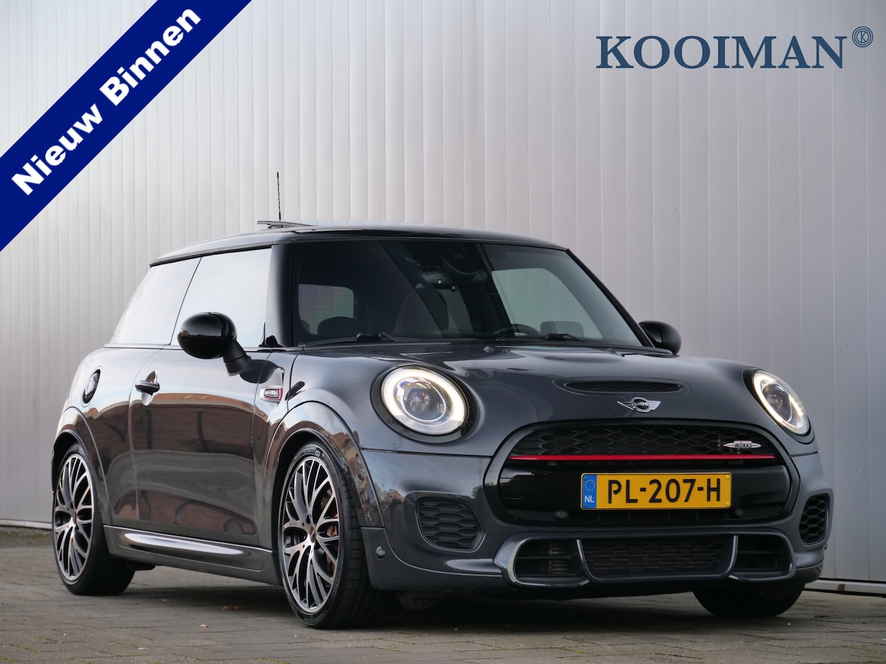 MINI John Cooper Works - Mini 2.0 Chili 231 Pk Automaat Navigatie / DAB / Camera / Panorama-dak - AutoWereld.nl