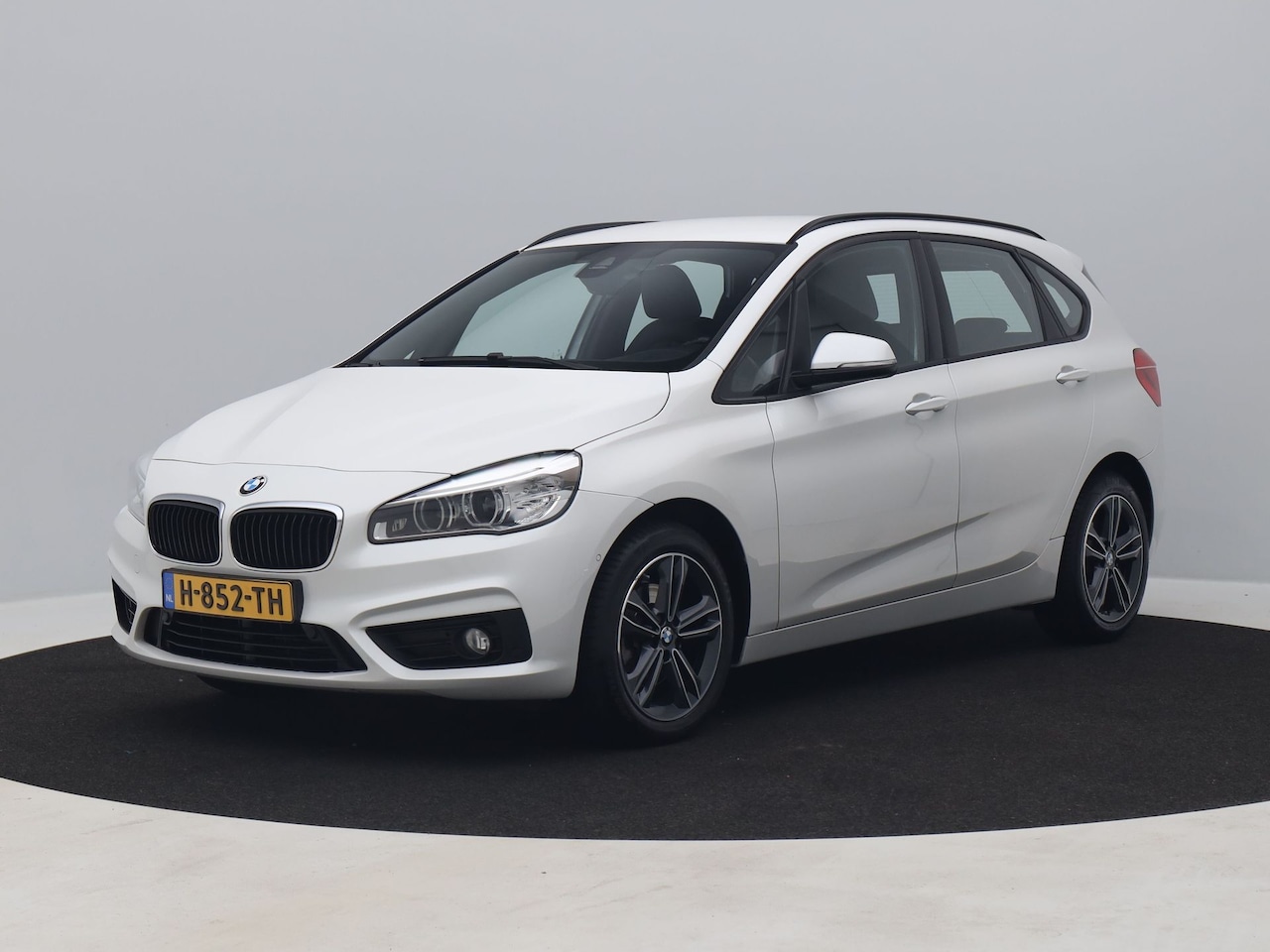 BMW 2-serie Active Tourer - 218i Automaat Executive | H&K | STOELVERWARMING - AutoWereld.nl