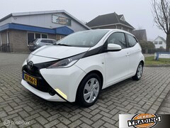 Toyota Aygo - 1.0 VVT-i x-play groot scherm cruise airco 5 drs