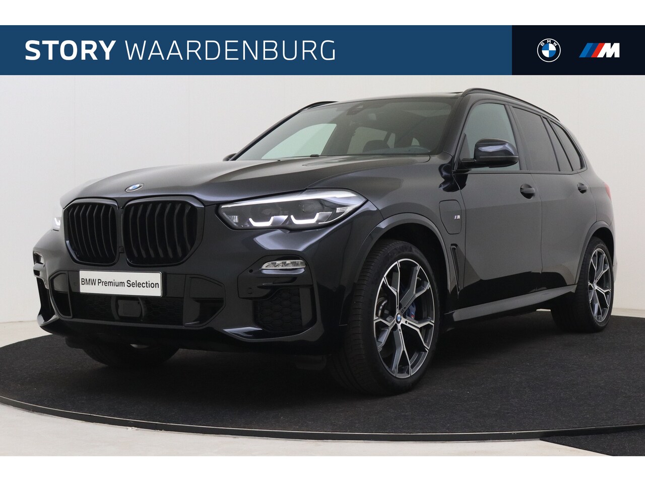 BMW X5 - xDrive45e High Executive M Sport Automaat / Panoramadak / Trekhaak / Sportstoelen /	Adapti - AutoWereld.nl