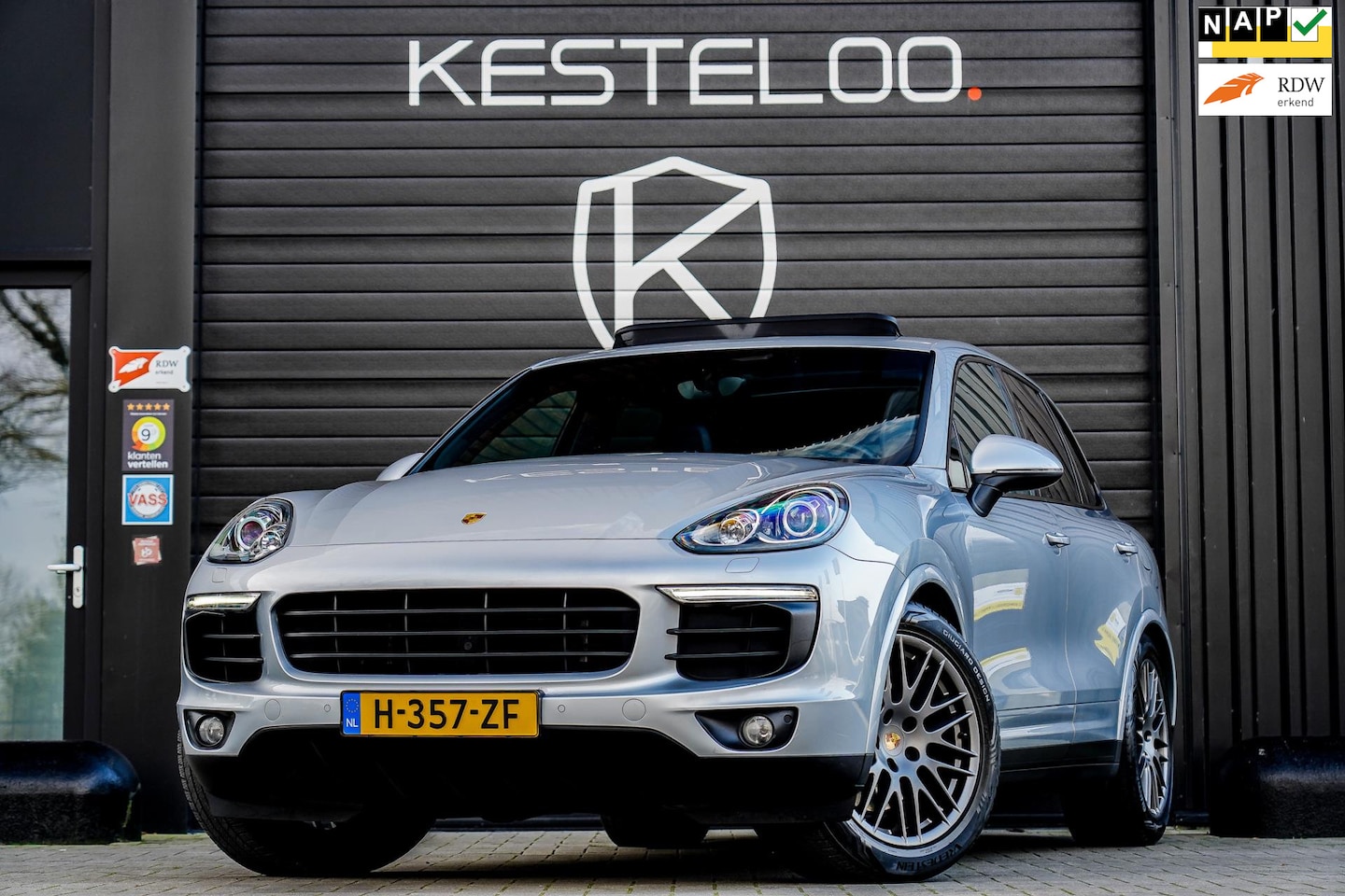 Porsche Cayenne - 3.0 S E-Hybrid 417 PK PANO/TREKH/LUCHTV/STOELVERWARMING/PLATINUM EDITION - AutoWereld.nl