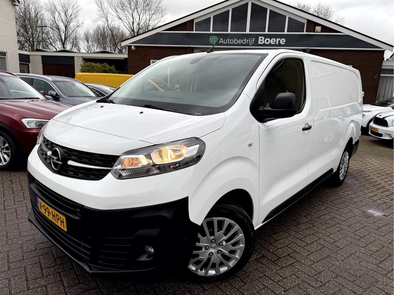 Opel Vivaro - 2.0 CDTI L3H1 150pk Parkeersensoren, Stoelverwarming, Cruise Cntrll, Airco, Carplay - AutoWereld.nl