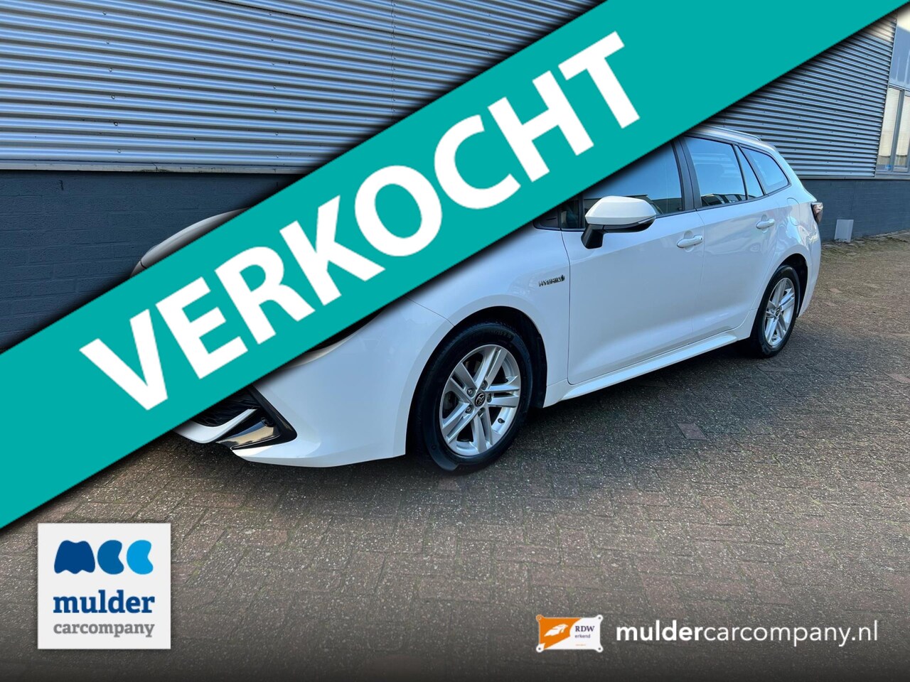 Toyota Corolla Touring Sports - 1.8 Hybrid Active Trekhaak / Dealer onderhouden / Adaptive cruise / MCC / Gouda - AutoWereld.nl