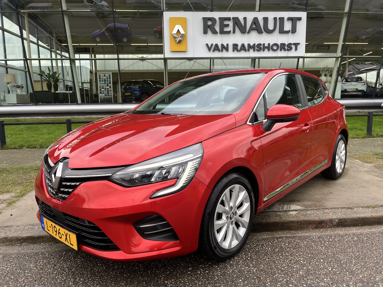 Renault Clio - 1.0 TCe Intens / Keyless / Climate / PDC A / Cruise / Lane assist / Applecarplay - Android - AutoWereld.nl