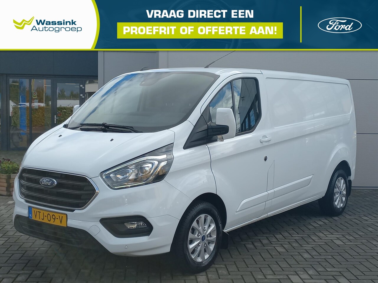 Ford Transit Custom - 2.0 TDCi 130pk L2H1 Limited + extra's | Airconditioning | Navigatie | Trekhaak (2800kg) | - AutoWereld.nl