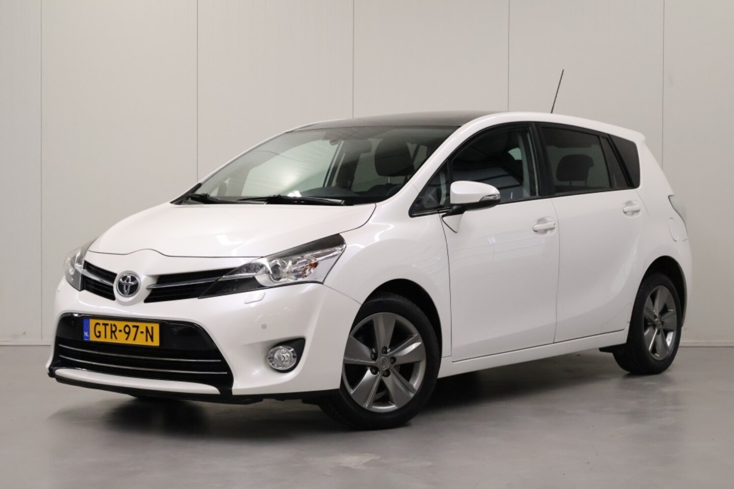 Toyota Verso - 1.8 VVT-i Exec. 7p. - AutoWereld.nl