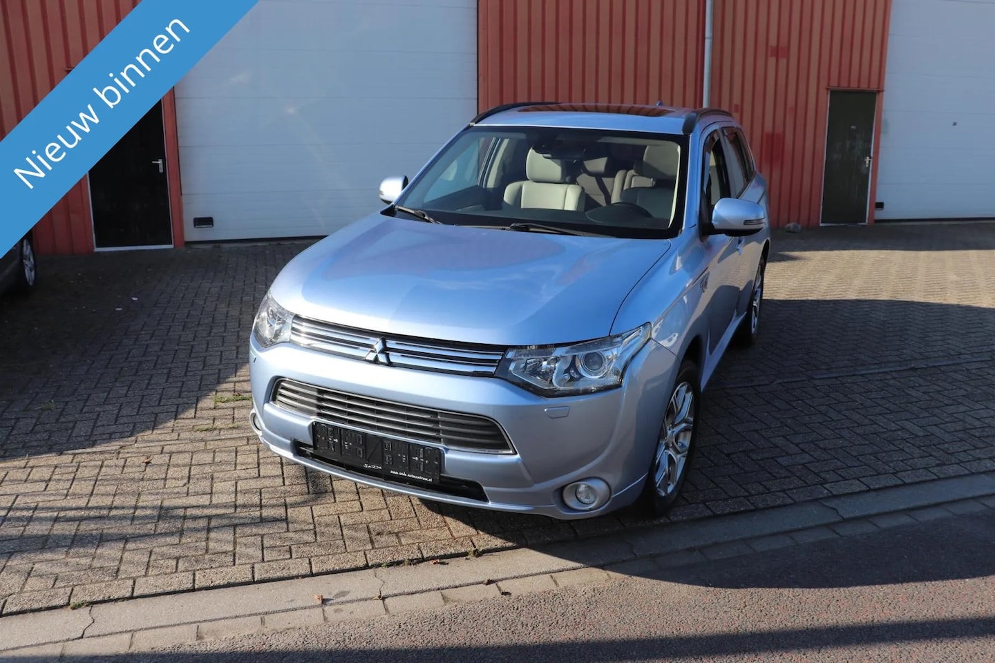 Mitsubishi Outlander - 2.0 PHEV Executive Edition 2.0 PHEV Executive Edition - AutoWereld.nl