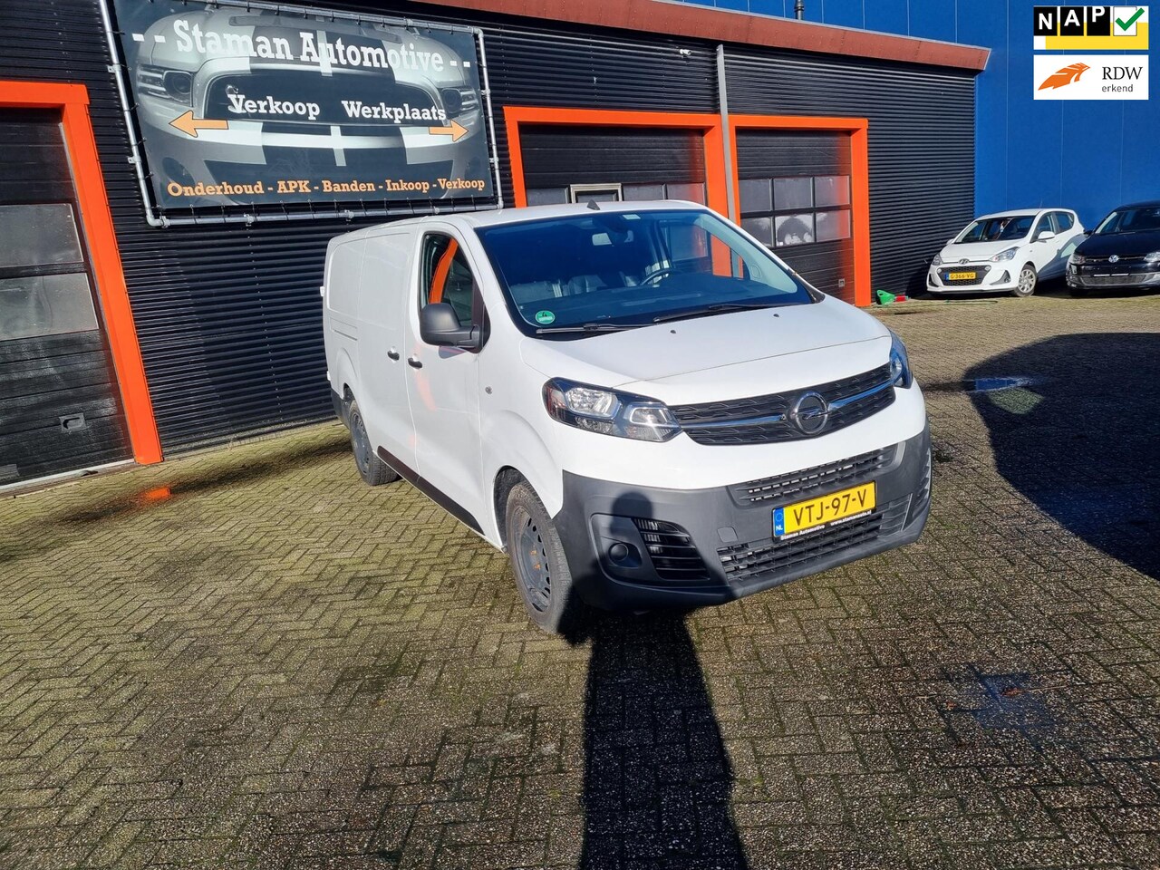 Opel Vivaro - 2.0 CDTI L3H1 Selection Long, PDC, Cruise control, Airco, - AutoWereld.nl