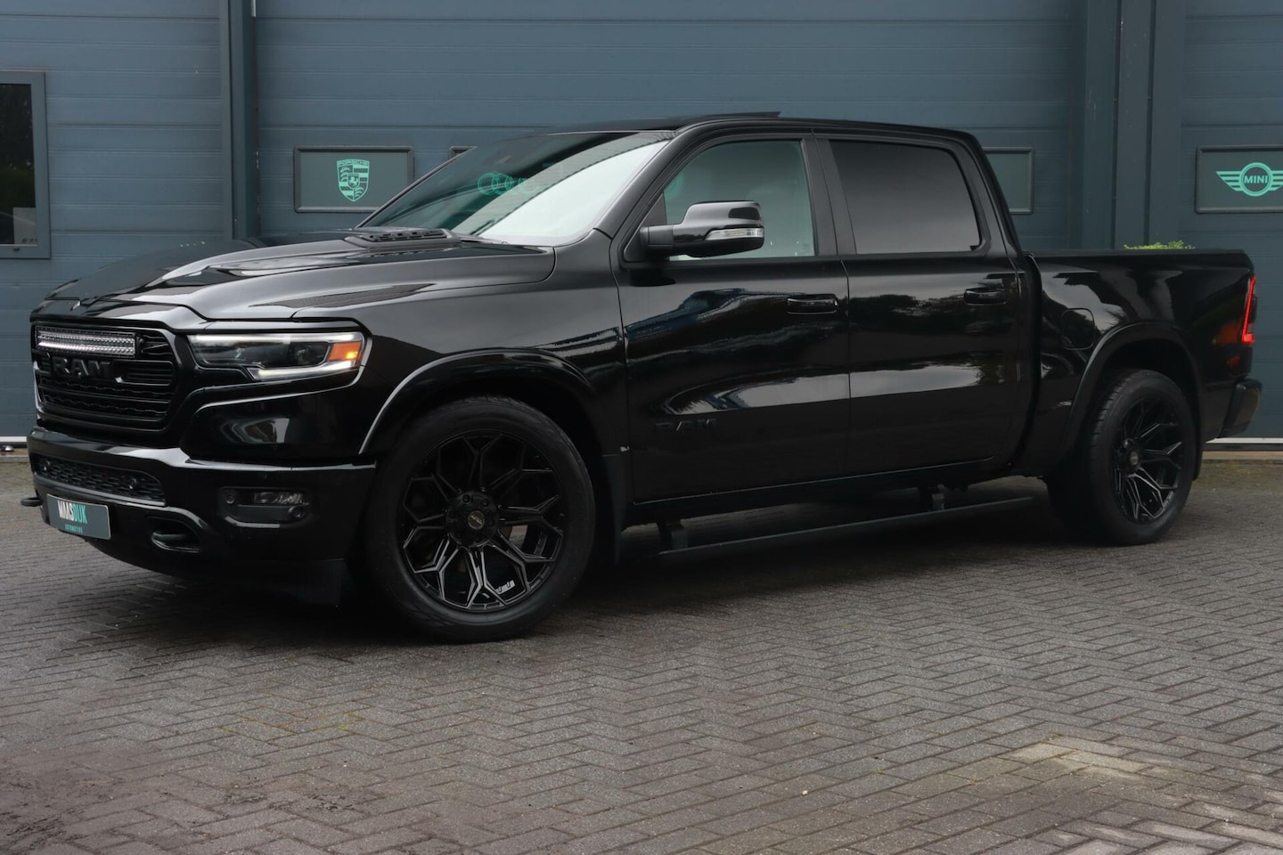 Dodge Ram 1500 - 4X4 Crew Cab Limited|PANO|HUD|Luchtvering|LPG| - AutoWereld.nl