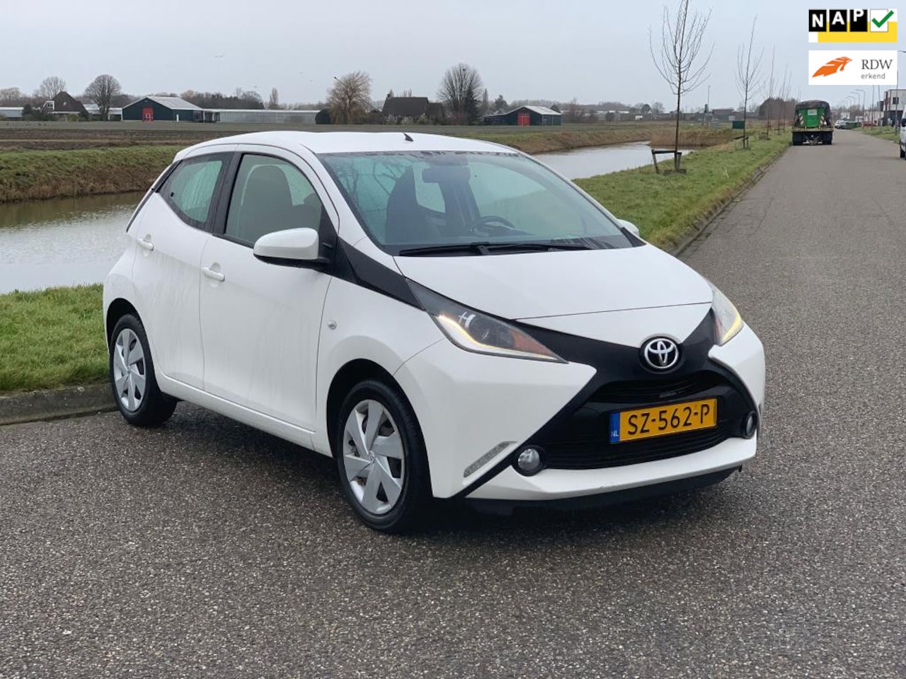 Toyota Aygo - 1.0 VVT-i x-nav 1.0 VVT-i x-nav - AutoWereld.nl