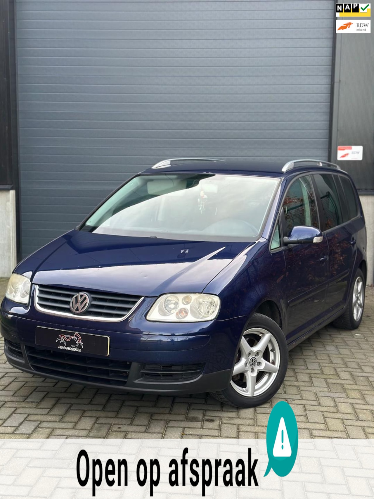 Volkswagen Touran - 1.6-16V FSI Business *NWE APK* - AutoWereld.nl