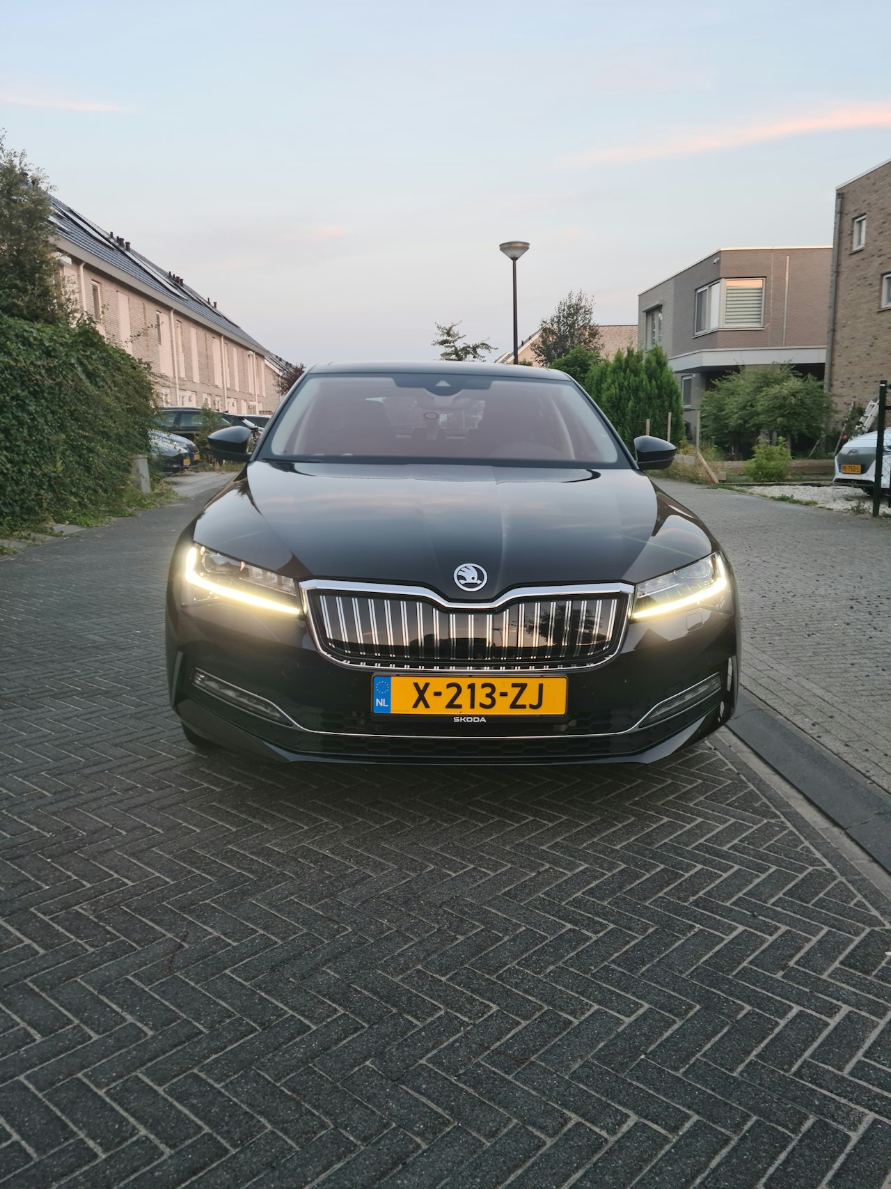 Skoda Superb - 1.4 TSI iV Sportline Business - AutoWereld.nl